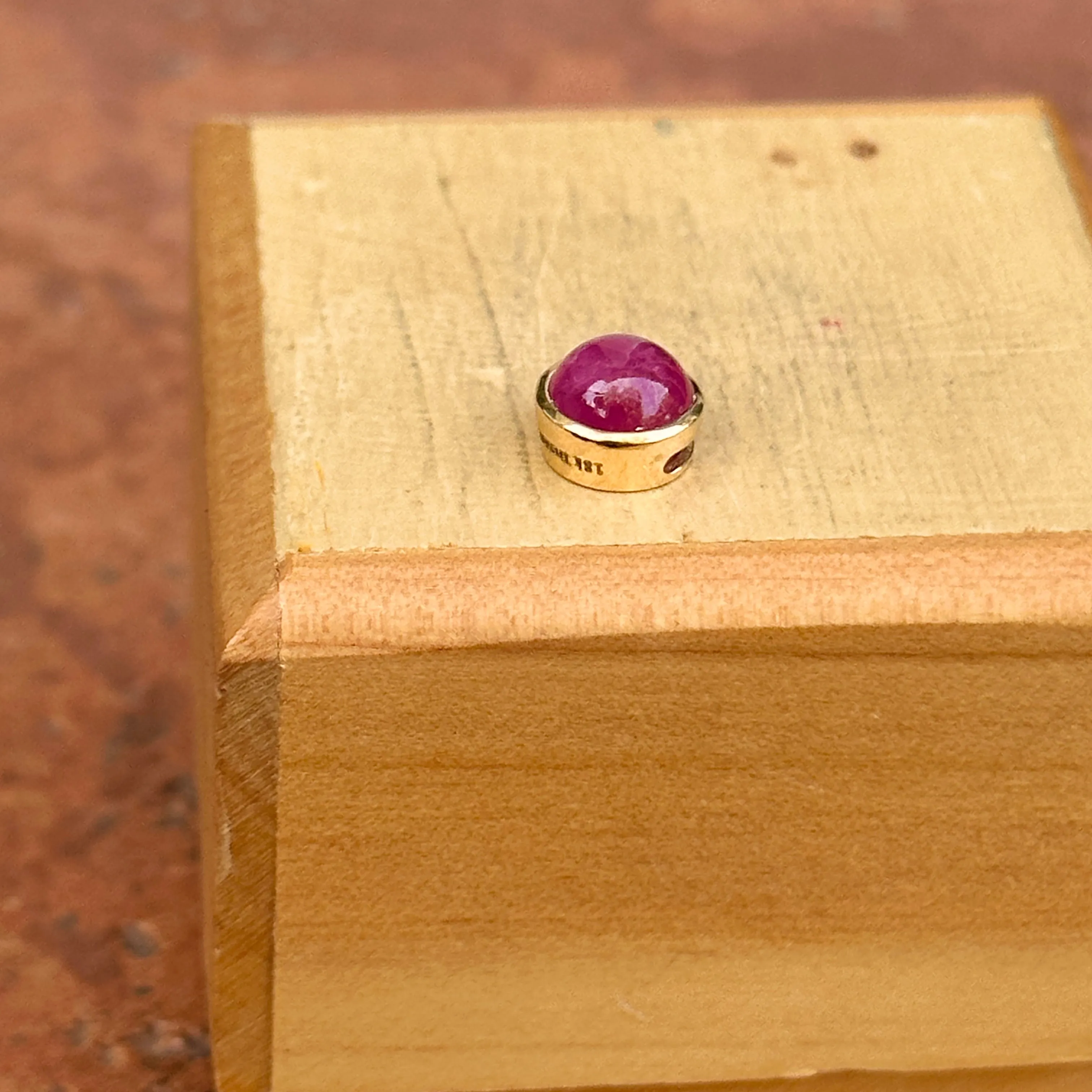 18KT Yellow Gold Round Cabochon Ruby Bezel Pendant Slide