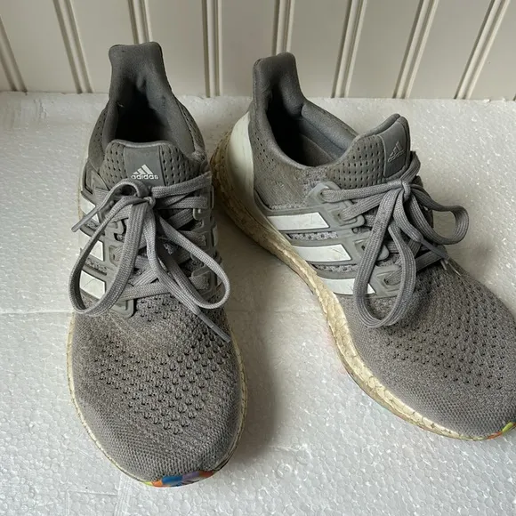 Adidas Ultra boost 1.0 lace up sneakers Rainbow treads Youth kids size 5.5 grey