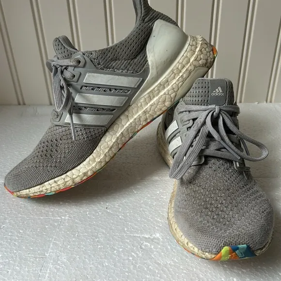 Adidas Ultra boost 1.0 lace up sneakers Rainbow treads Youth kids size 5.5 grey