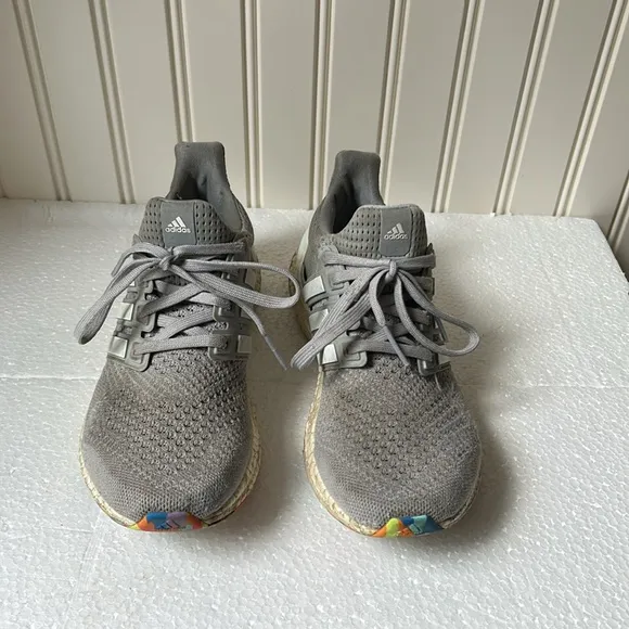Adidas Ultra boost 1.0 lace up sneakers Rainbow treads Youth kids size 5.5 grey
