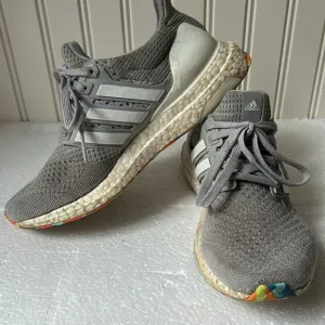 Adidas Ultra boost 1.0 lace up sneakers Rainbow treads Youth kids size 5.5 grey