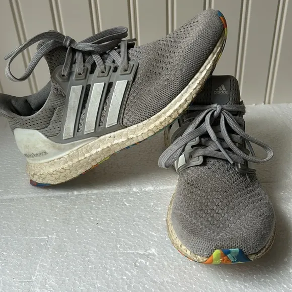 Adidas Ultra boost 1.0 lace up sneakers Rainbow treads Youth kids size 5.5 grey