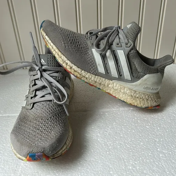 Adidas Ultra boost 1.0 lace up sneakers Rainbow treads Youth kids size 5.5 grey
