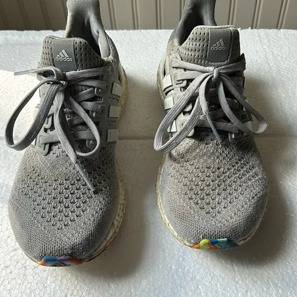 Adidas Ultra boost 1.0 lace up sneakers Rainbow treads Youth kids size 5.5 grey