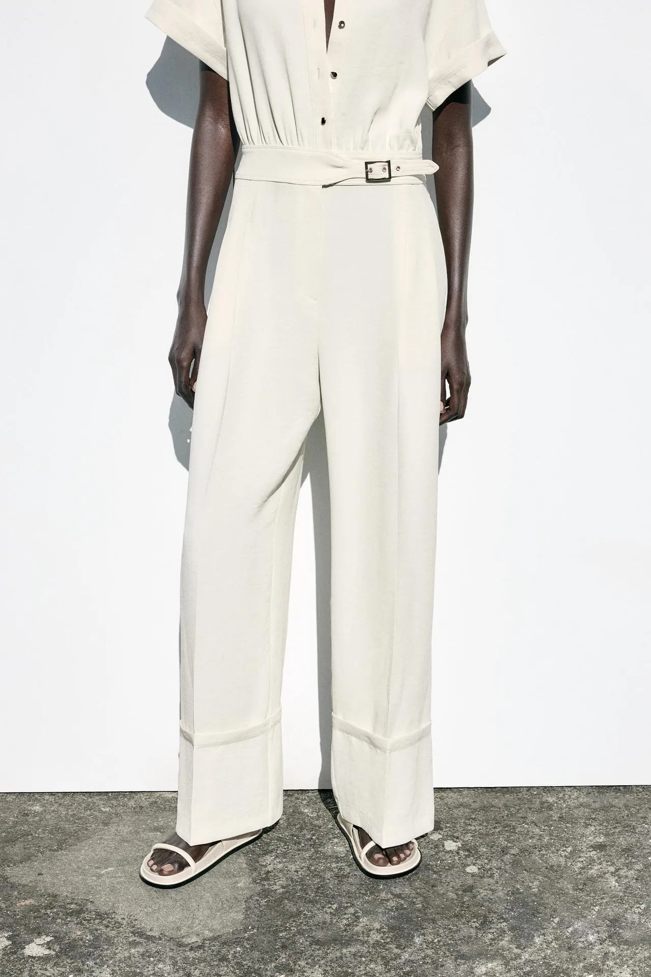 Flat Sandals with Buckle