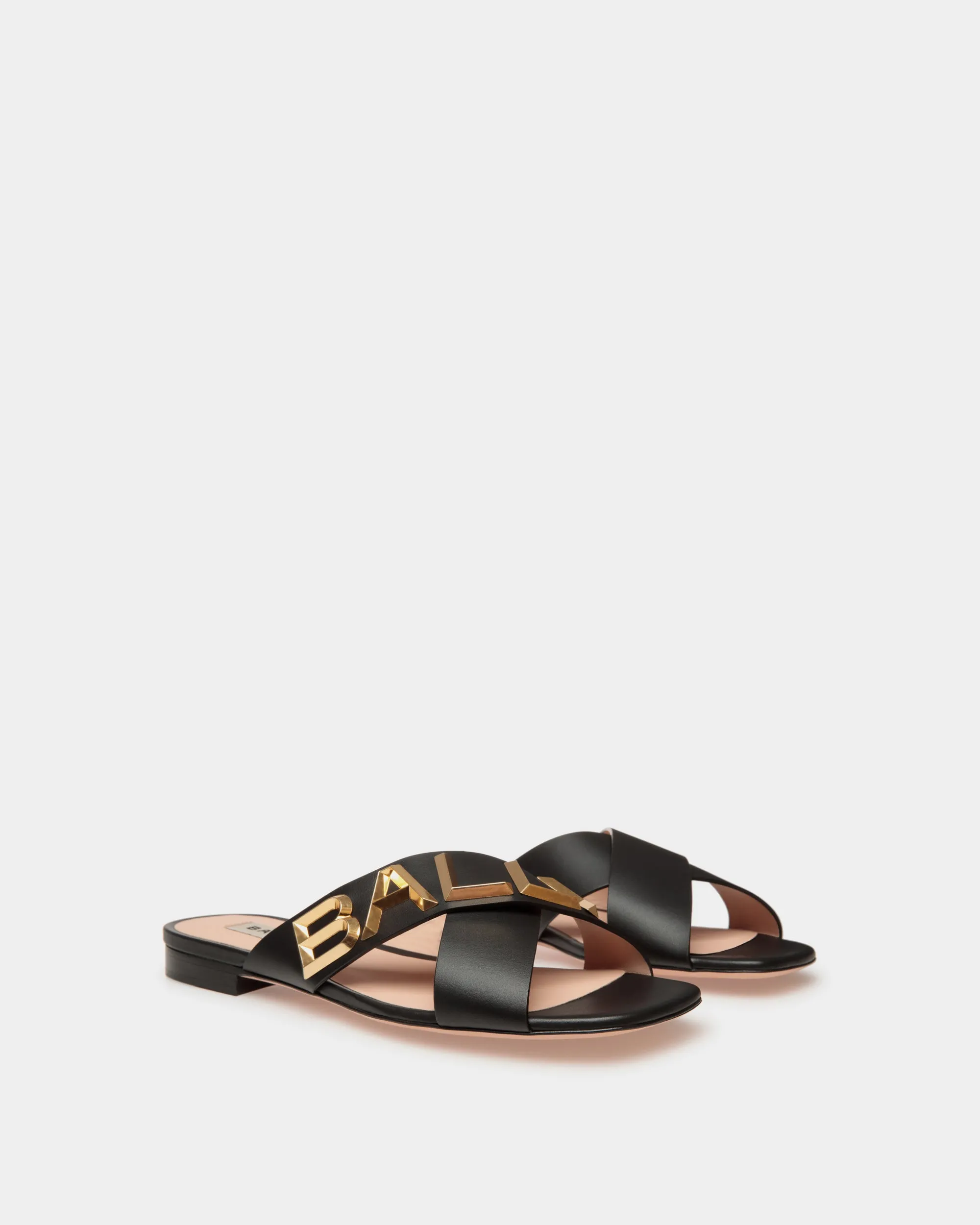 Larise Flat - Slides