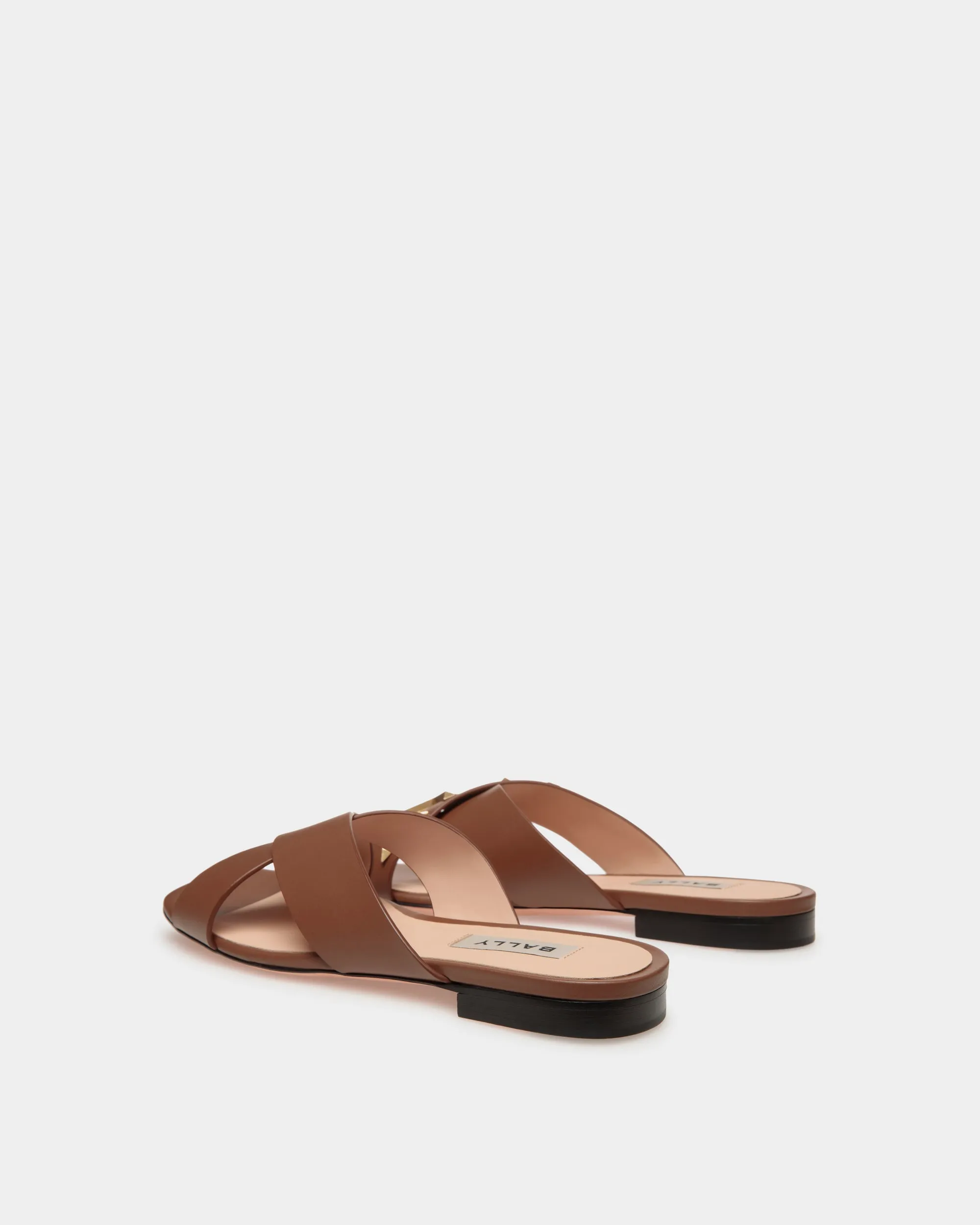 Larise Flat - Slides