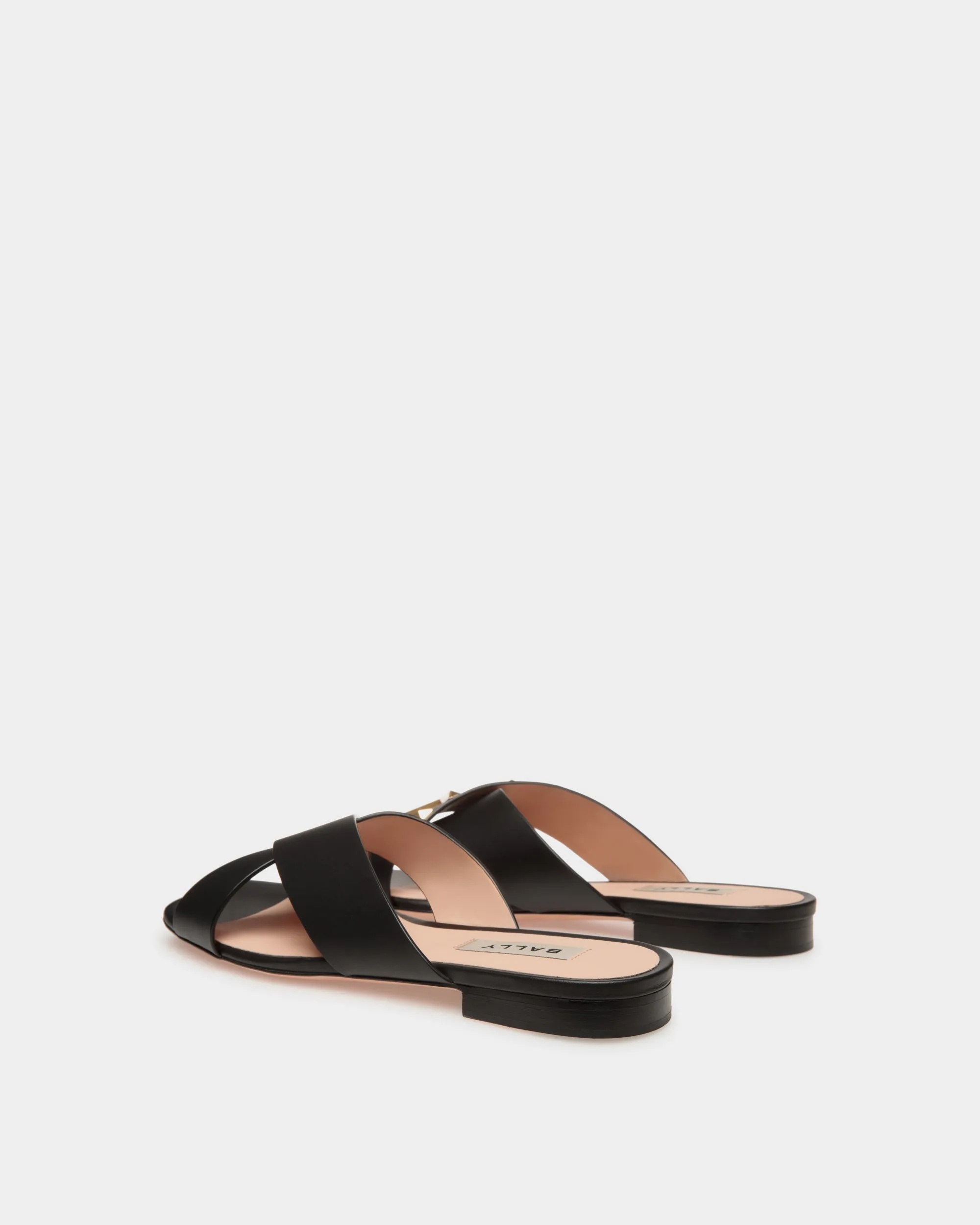 Larise Flat - Slides
