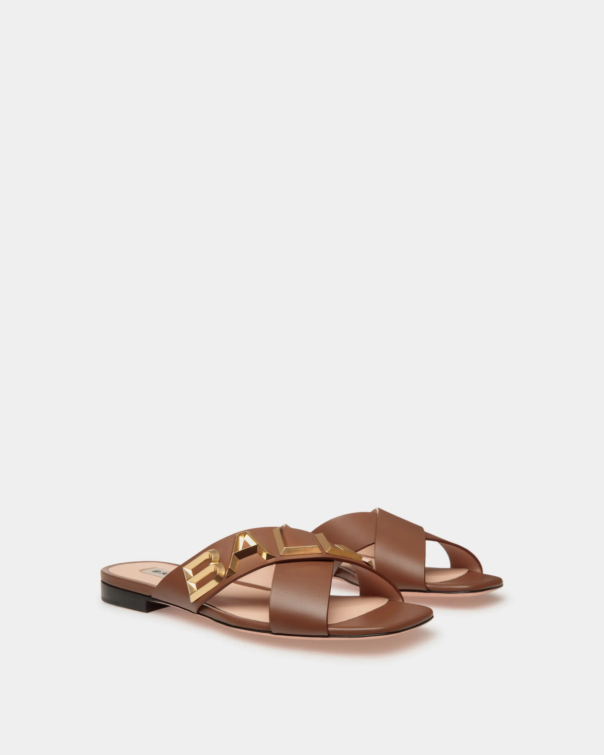 Larise Flat - Slides