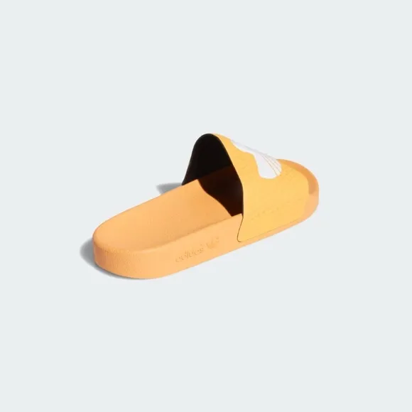 new youth size 5 or 6 adidas originals shmoofoil slide hazy orange