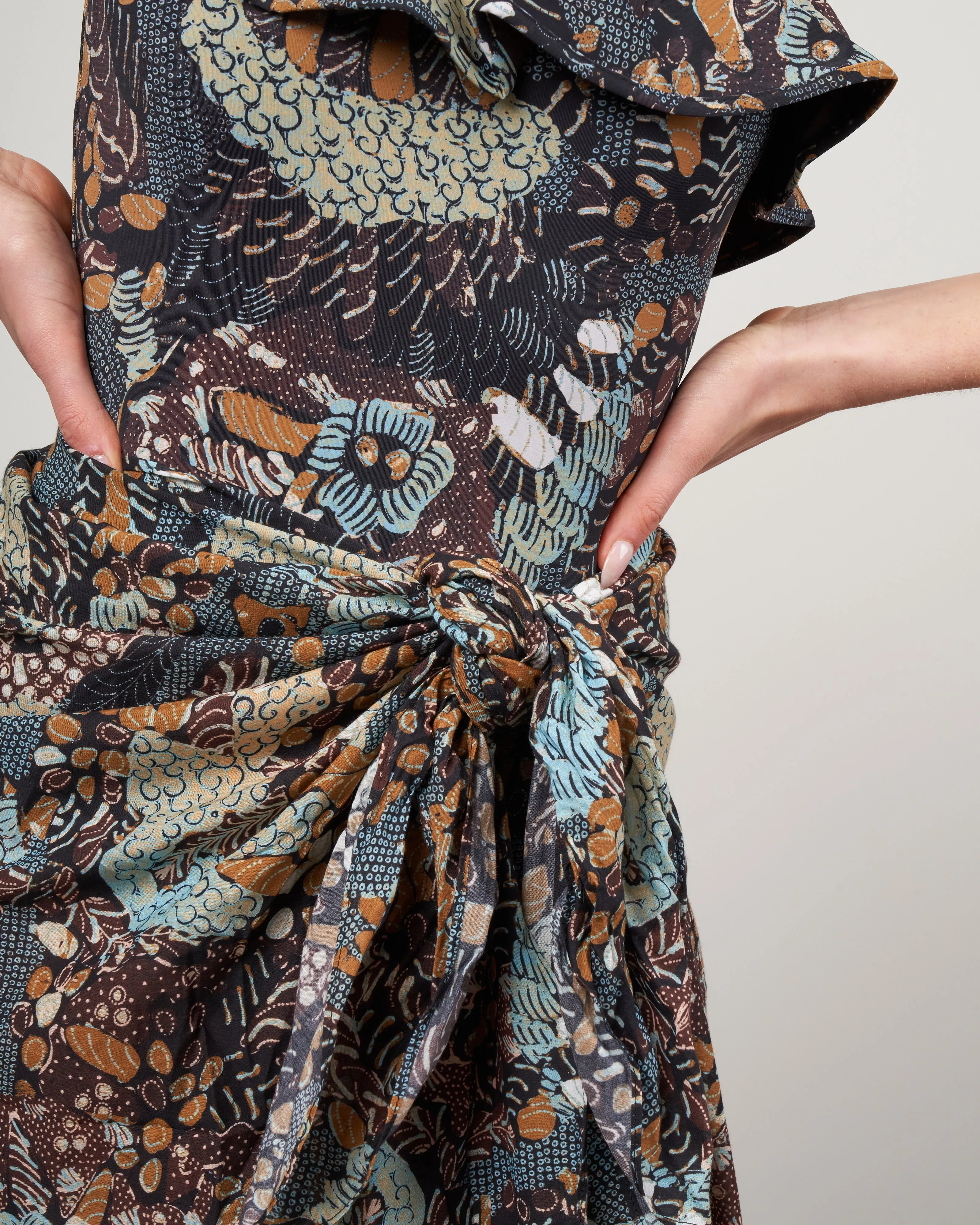 paz coverup - batik
