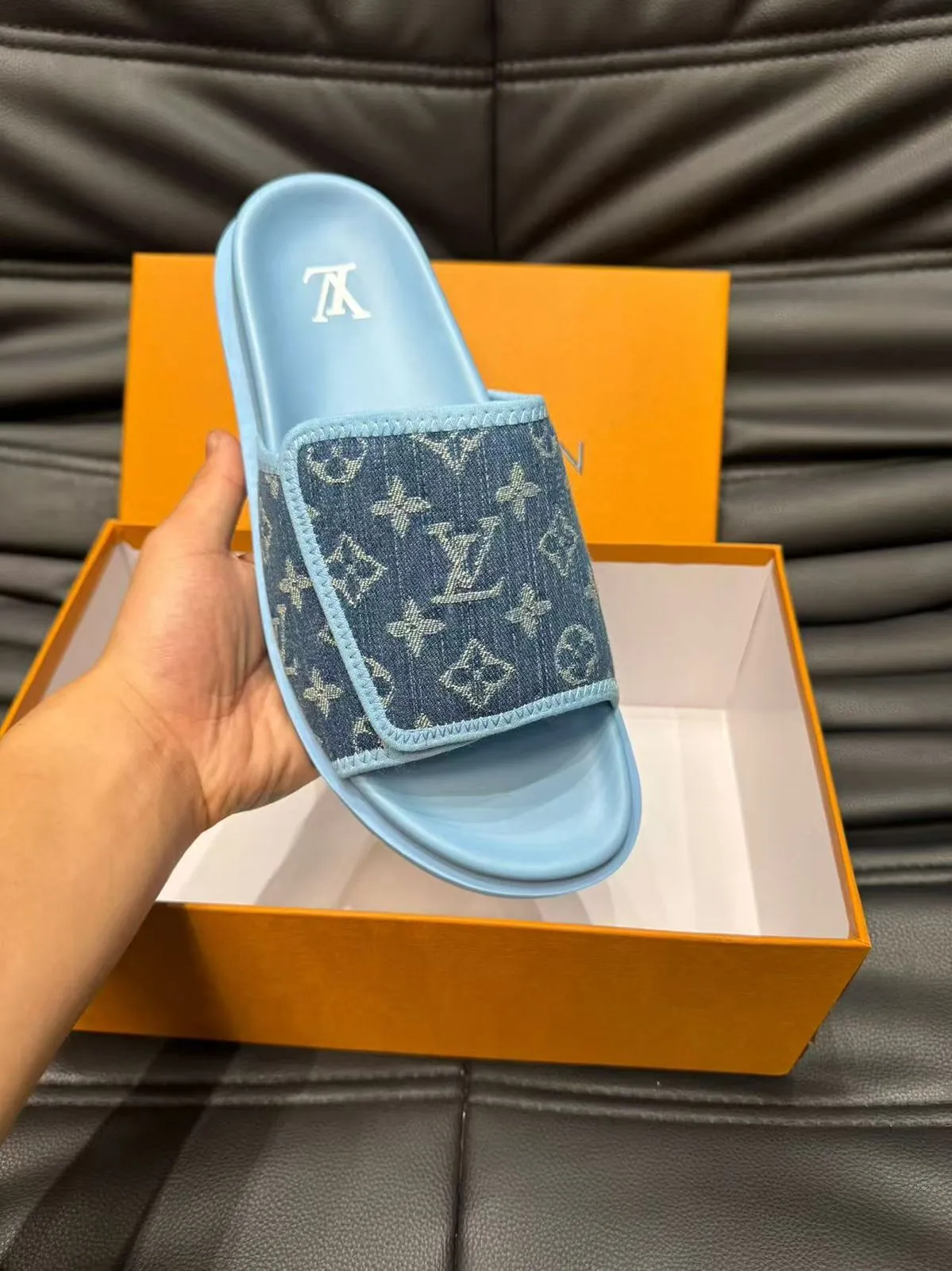 Premium  Leather  Flat Comfort Sandal