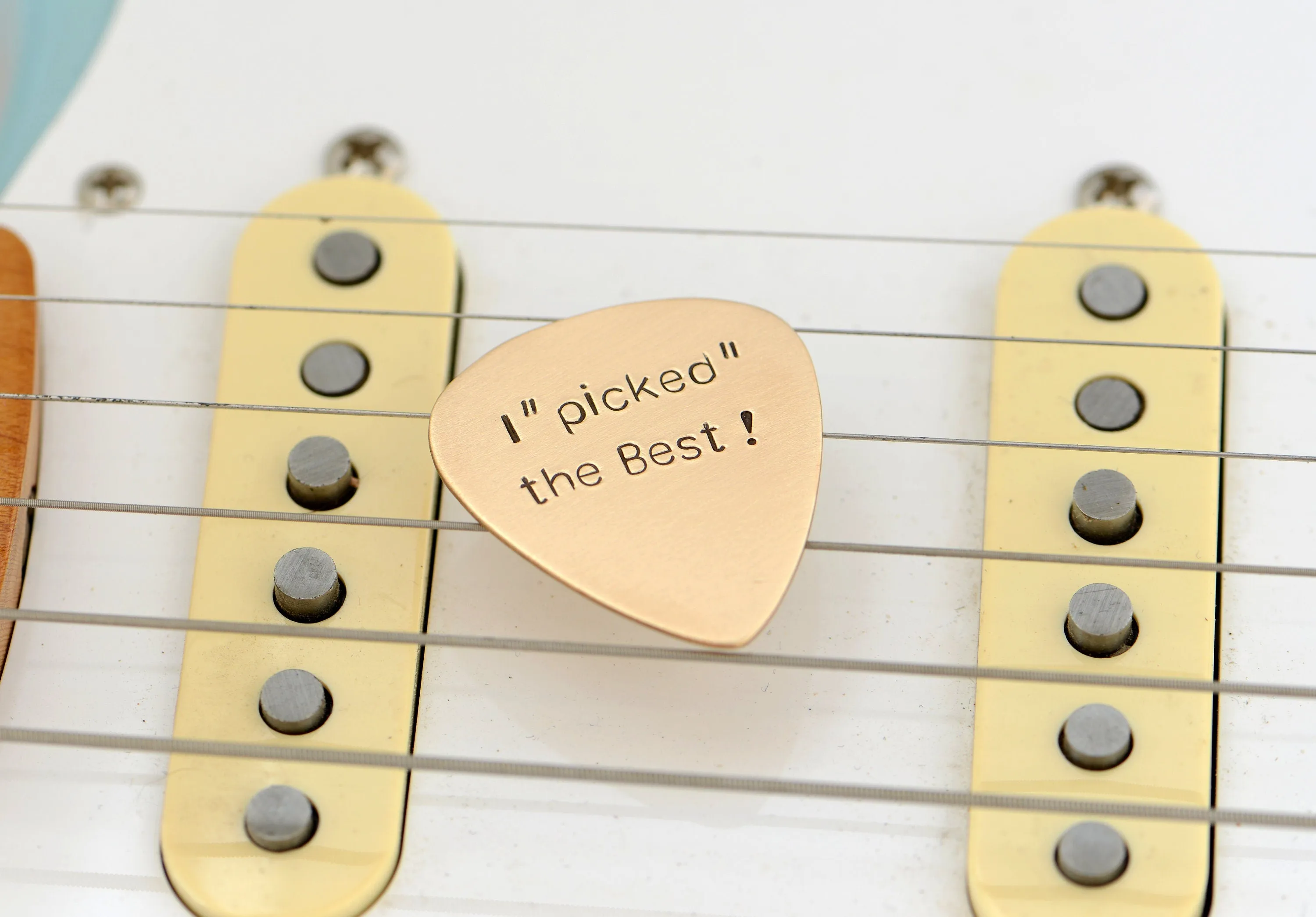 "I picked the best" guitar pick in bronze - playable