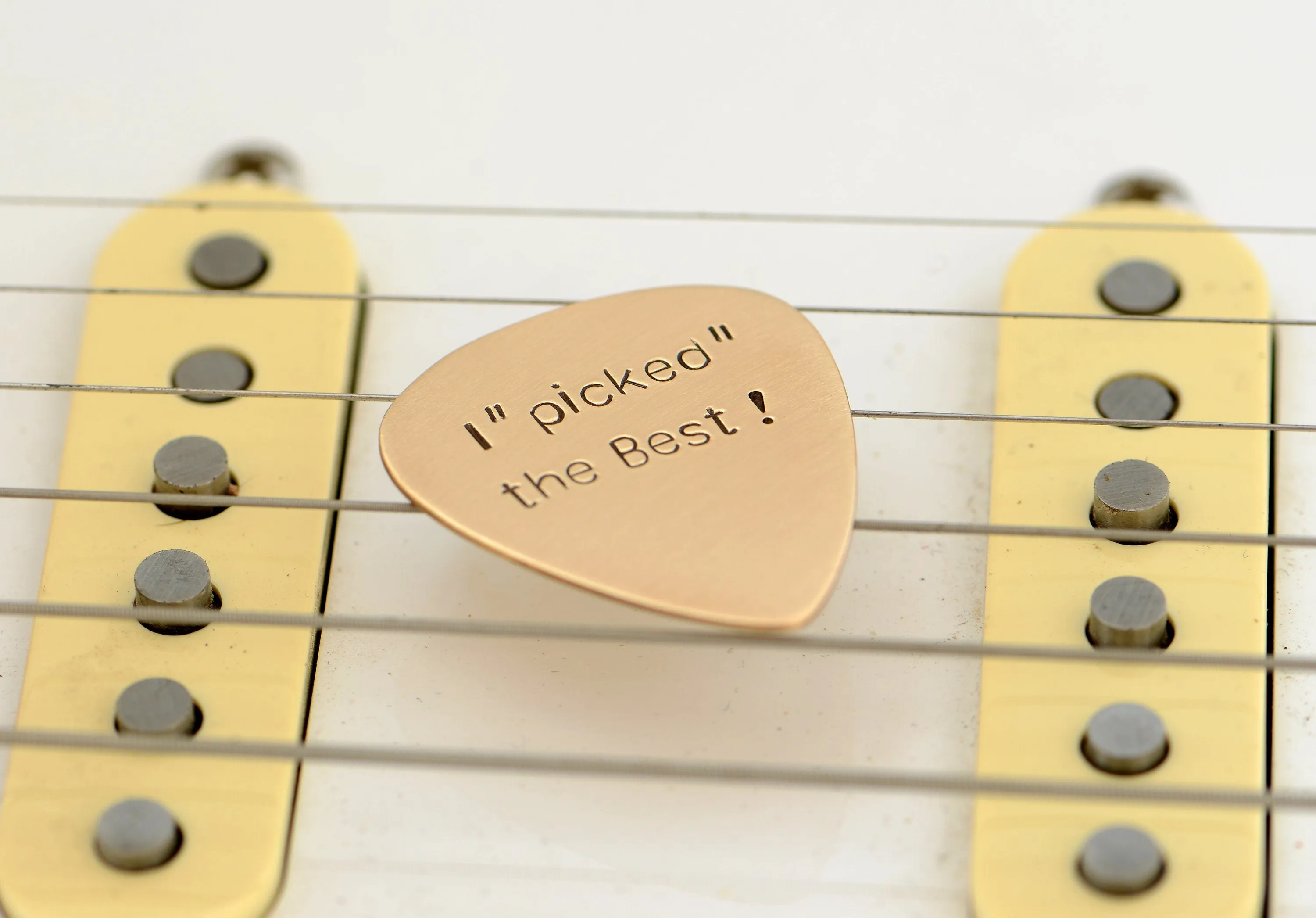 "I picked the best" guitar pick in bronze - playable